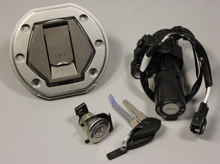 Комплект замков 3шт (с EVAP) Bajaj Dominar 400  OEM