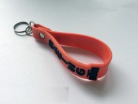 Брелок резиновый петля KTM